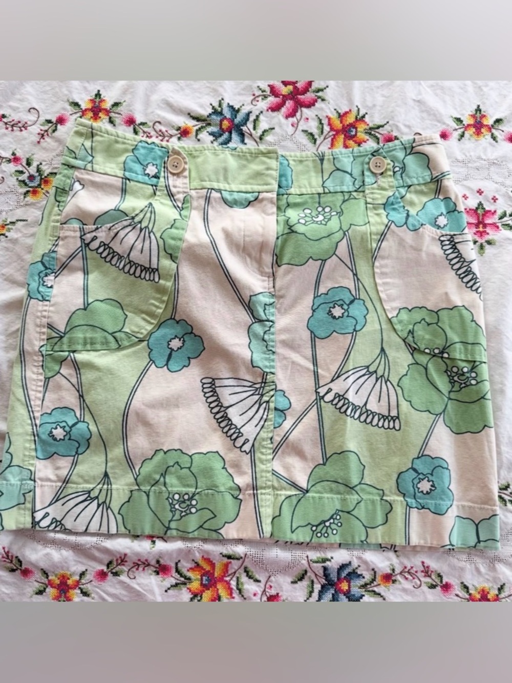 LOFT 60s inspired mod style free floral skirt